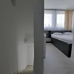 Oliver 1 Apartment